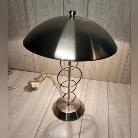 Vintage? Stainless Steel Mushroom Silver TableLamp MCM Space Ship Style - Picture 1 of 7
